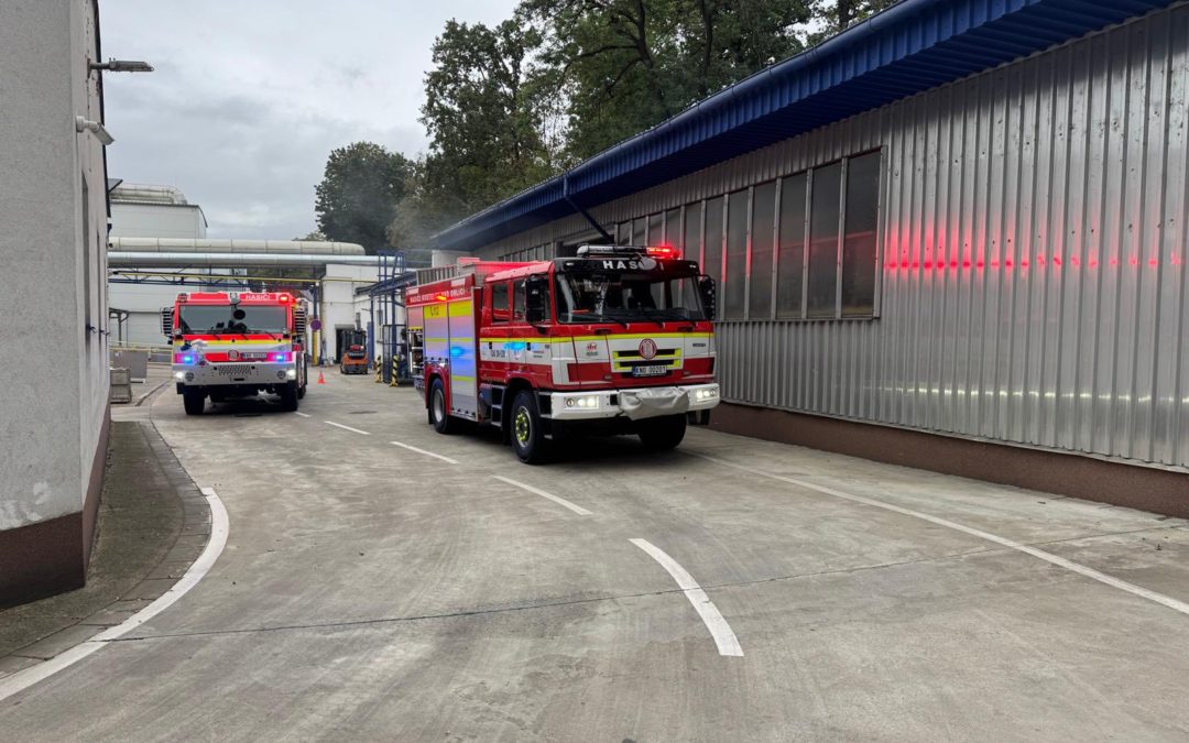 Požár v areálu firmy Tenneco v Kostelci nad Orlicí
